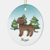Bruine Mini Goldendoodle - Winter Woud & Naam Keramisch Ornament (Links)