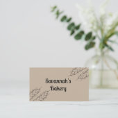 Bruine minimalistische baking whisk bakkerij visitekaartje (Staand voorkant)
