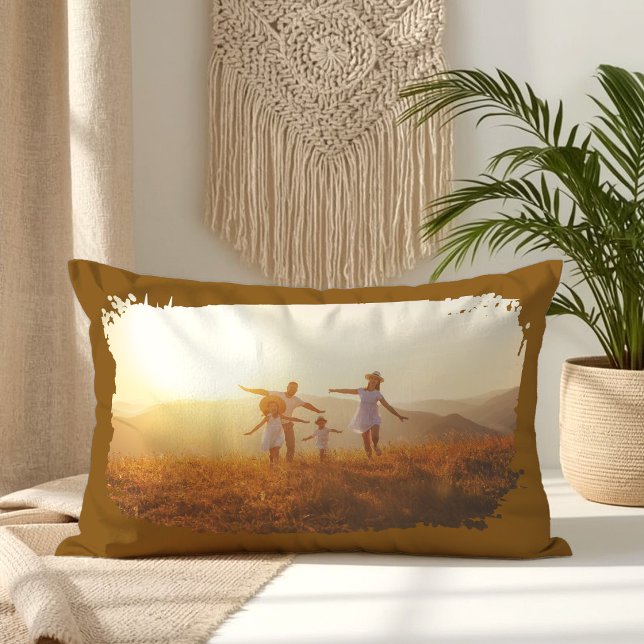 Bruine moderne grunge rand foto kussen (Brown Modern Grunge Border Photo Lumbar Pillow)
