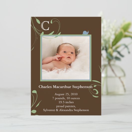 Bruine Monogram Slakken Jongens Geboorteaankondigi Aankondiging (Staand voorkant)