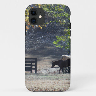 Bruine paard loopt door hek Case-Mate iPhone case