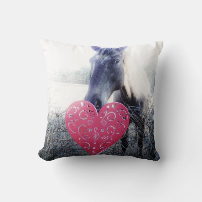 Bruine paard Valentine Hart Kussen (Voorkant)