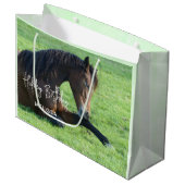  bruine paarden die in de Grass Birthday zijn gela Groot Cadeauzakje (Voorkant Gekanteld)