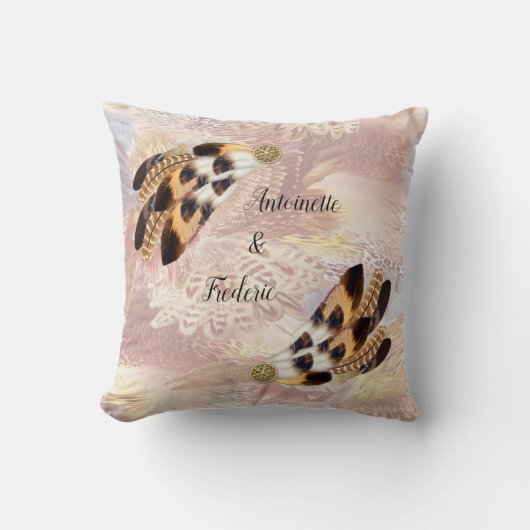 Bruine Pelikaan of Hawk veer Home Decor Kussen (Voorkant)