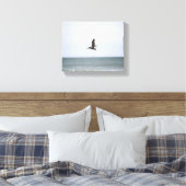 Bruine Pelikaan Vliegen Over de Oceaan Kleur 8x10 Canvas Afdruk (Insitu (Slaapkamer))