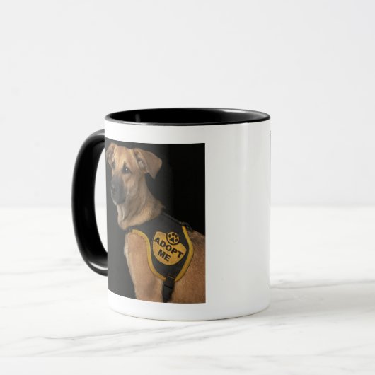 Bruine reddingshond met adoptievasje mok (Voorkant links)