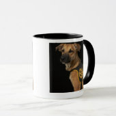 Bruine reddingshond met adoptievasje mok (Voorkant rechts)