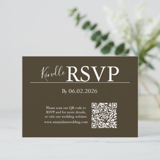 Bruine RSVP QR-codekaart voor moderne bruiloft Kaartje (Staand voorkant)