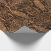 Bruine slangenhuidafdruk cadeaupapier (Hoek)