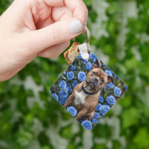 Bruine Staffy in Blue Roos Garden, Sleutelhanger