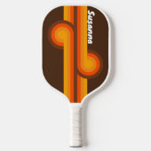 Bruine Suiker Retro Streep Loop met Naam Pickleball Paddle (Voorkant)