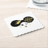 Bruine suikerbaby in zwart en goud kartonnen onderzetters (Gebogen)