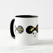 Bruine suikerbaby in zwart en goud mok (Voorkant links)