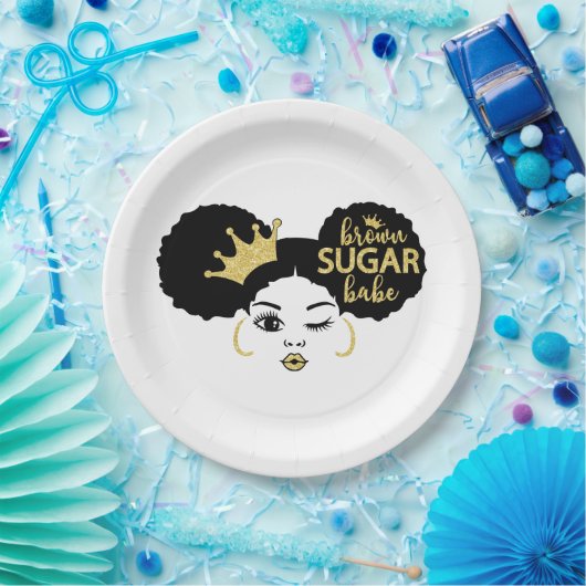 Bruine suikerbaby in zwart en goud papieren bordje (Feest)