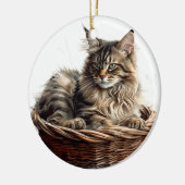  BRUINE TABBY MAINE COON CAT IN KATTENBED KERAMISCH ORNAMENT (Links)