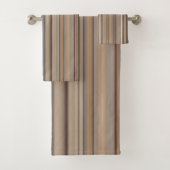 Bruine Tan Classic Stripes Bad Handdoek (Insitu)
