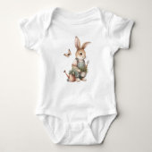 Bruine Tuin Bunny in Overalls Romper (Voorkant)