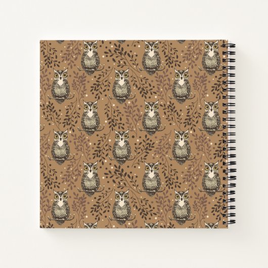 Bruine Uil Geïllustreerd Bospatroon Notitieboek (Achterkant)