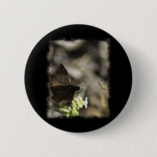 Bruine vlinder ronde button 5,7 cm (Voorkant)