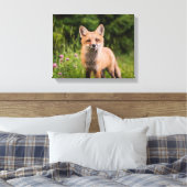 Bruine vos op groen gras canvas afdruk (Insitu (Slaapkamer))