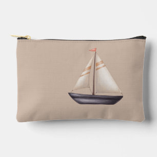 Bruine Zeilboot en Naam op Beige Etui