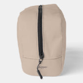 Bruine zeilboot en naam op beige toilettasje (Rechts)