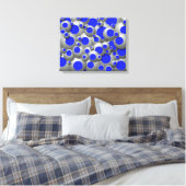 Bruisende bubbels Royal Blue Canvas Print (Insitu (Slaapkamer))