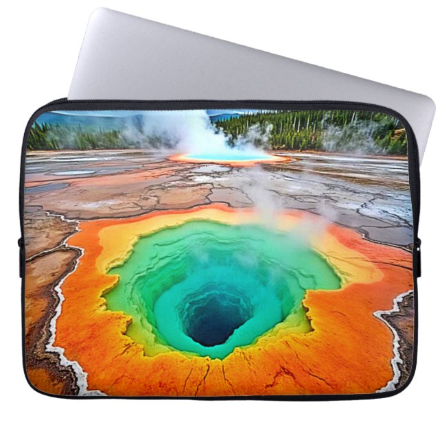 Bruisende Warmwaterbron: Kunstwerk van de Aarde Laptop Sleeve (Voorkant)