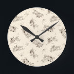 Brullende Art Deco Bi-planes - geschetst patroon. Ronde Klok<br><div class="desc">Leuk gegooid luchtvaartpatroon van handgetekende contouren van tweevlakken van vintage 1920,  op een achtergrond van massief crème. Dit is een transparant patroon. U kunt de achtergrondkleur en de grootte en positie van het patroon wijzigen. Dit ontwerp komt overeen met het Art Deco Bi-planes collectie.</div>