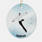 Brunette Boy Figuur Ice Skating Kind Naam & Jaar Keramisch Ornament (Links)