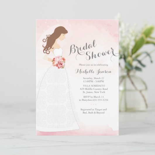 Brunette bruid in jurk bruids douche uitnodiging (Staand voorkant)