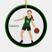 Brunette Girl Basketball Player in Green en Black Keramisch Ornament (Voorkant)