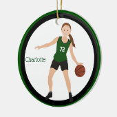 Brunette Girl Basketball Player in Green en Black Keramisch Ornament (Links)