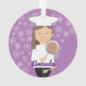 Brunette girl chef pet die pan gepersonaliseerd fr ornament (achterkant)