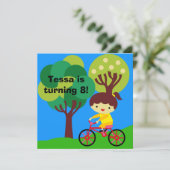 Brunette Girl over de uitnodiging van Bicycle Birt (Staand voorkant)