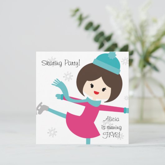 Brunette Girl Skating Birthday Invitation Kaart (Staand voorkant)