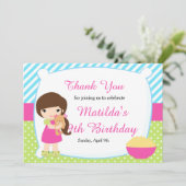 Brunette Haired Girl Sleepover Slumber Birthday Bedankkaart (Staand voorkant)