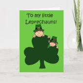 Brunette kinder met shamrock op groene kaart (Voorkant)
