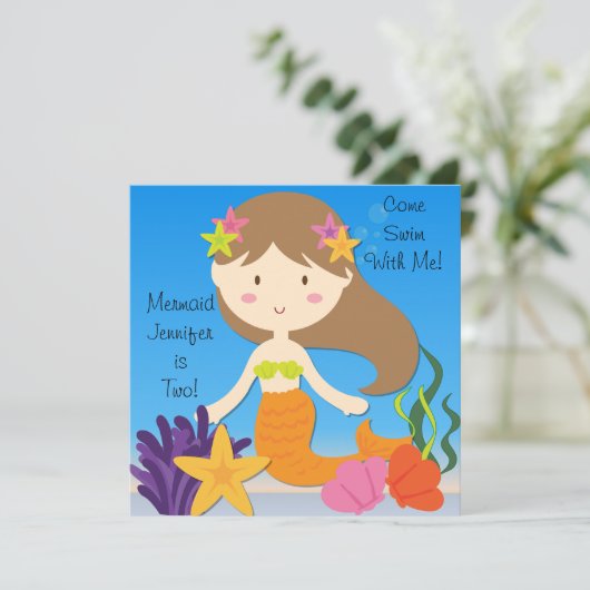 Brunette Mermaid Custom Birthday Invitation Kaart (Staand voorkant)