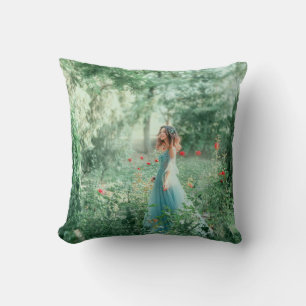 Brunette Princess: Sprookjesbos Waterverf Kussen