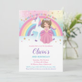 Brunette Prinses Eenhoorn Verjaardagsfeest Regenbo Kaart (Staand voorkant)