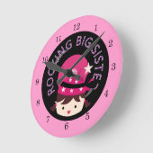 Brunette Rocking Big Sister Ronde Klok (Hoek)