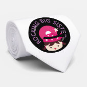 Brunette Rocking Big Sister Stropdas (Opgerold)