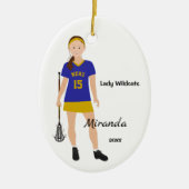Brunette Vrouw Lacrosse Player in blauw en geel Keramisch Ornament (Voorkant)