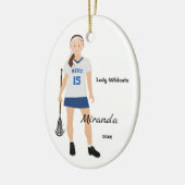 Brunette Vrouw Lacrosse Player in blauw en wit Keramisch Ornament (Links)