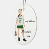 Brunette Vrouw Lacrosse Player in Green and White Keramisch Ornament (Links)