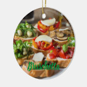 Bruschetta Antipasti met bonen en arugula, Keramisch Ornament (Links)