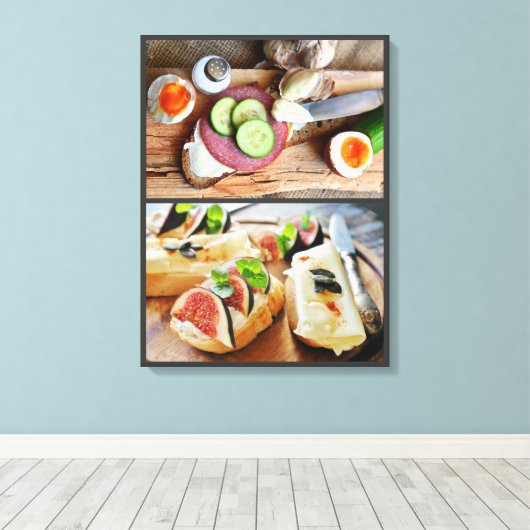 Bruschetta sandwich vlees vijgenkaas salade ei canvas afdruk (Insitu (Houten vloer))