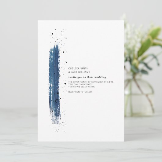 Brushstroke Speckle Blue Minimalist Modern Wedding Kaart (Staand voorkant)