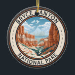 Bryce Canyon National Park Trail Illustratie Kunst Keramisch Ornament<br><div class="desc">Bryce Canyon vectorkunstwerk ontwerp. Het park is een spuitreservaat in het zuiden van Utah,  bekend om gekruiste hadots,  die spinvormige rotsformaties zijn.</div>